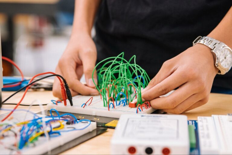 electronic kit for kids and beginners